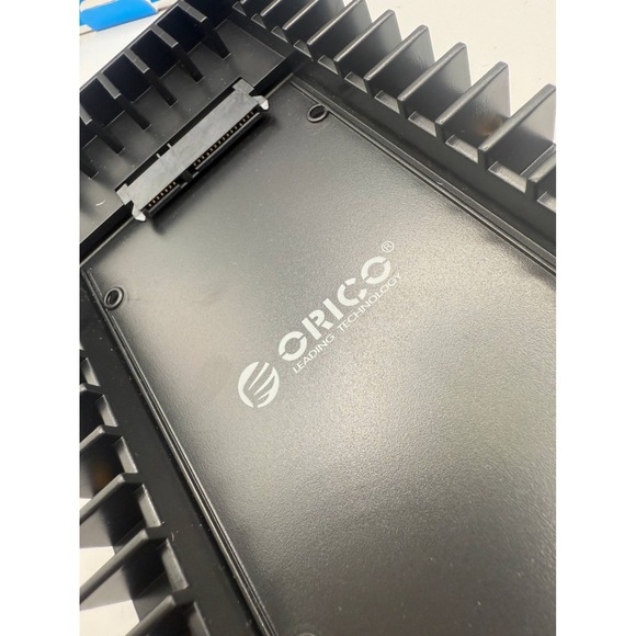 ORICO 1125SS 2.5 to 3.5 Inch Hard Drive Adapter Enclosure with Screws - Picture 6 of 7